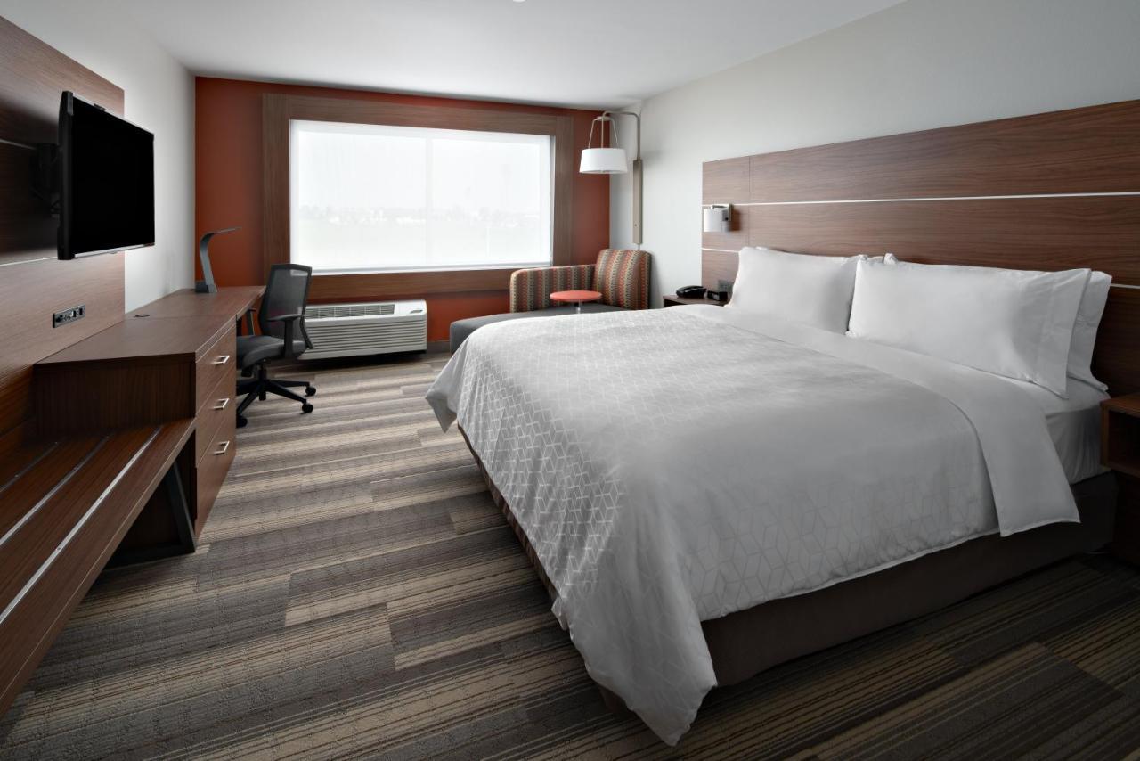 Holiday Inn Express & Suites - Elkhorn - Lake Geneva Area By Ihg Bagian luar foto