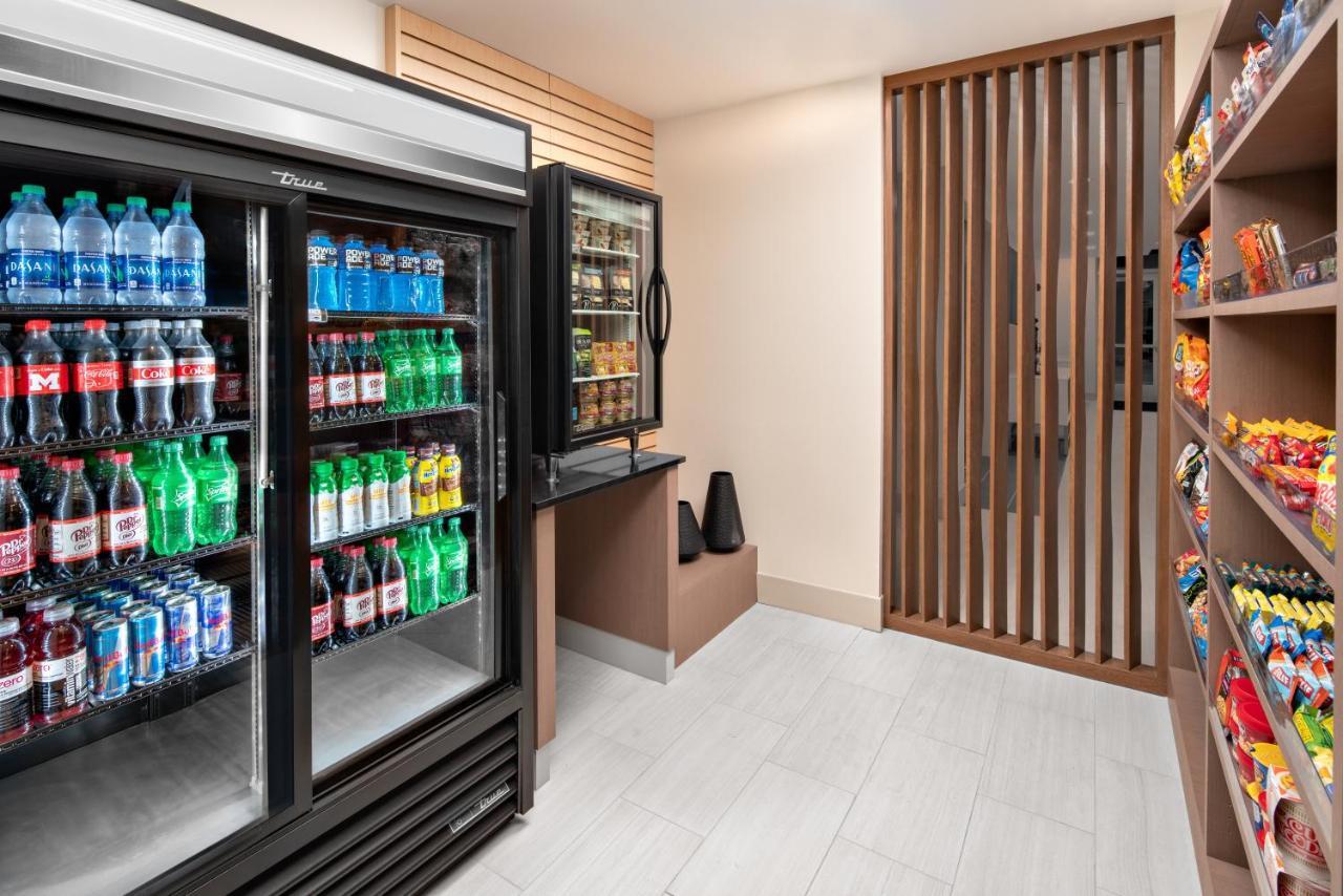 Holiday Inn Express & Suites - Elkhorn - Lake Geneva Area By Ihg Bagian luar foto